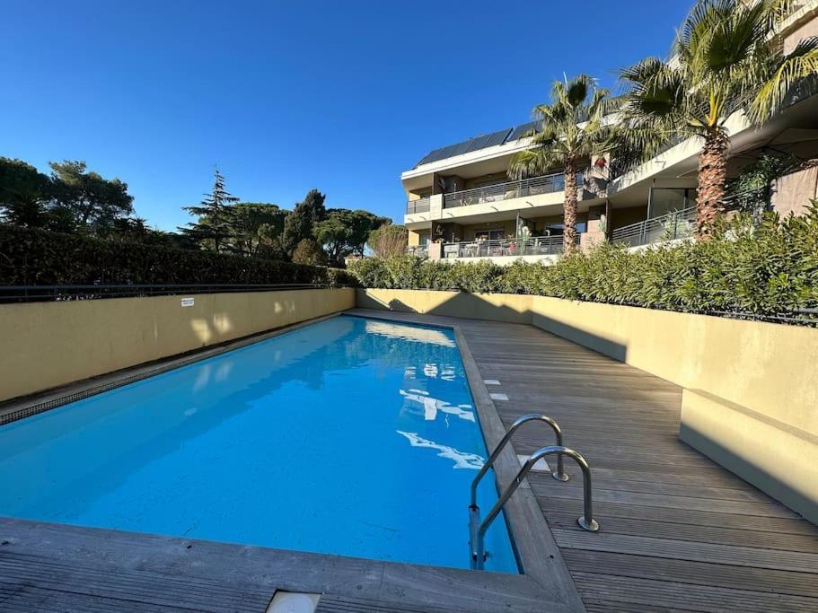 L'Appart Ideal Famille, Terrasse, Piscine, Plage Вильнёв-Лубе Экстерьер фото